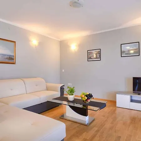 Apartment In Porec/istrien 36949 Porec