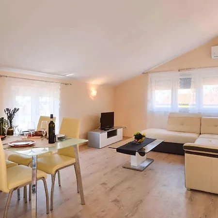 Apartment In Porec/istrien 36949 Porec