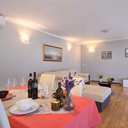 In Porec/istrien 36949 Apartment *